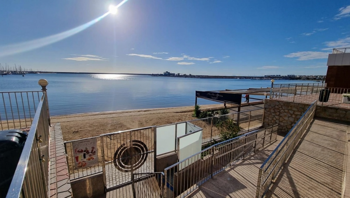 Piso en primera línea de playa en Torrevieja