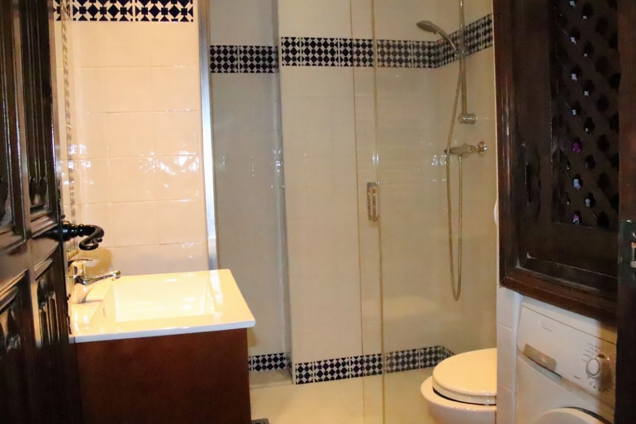 Piso en primera línea de playa en Torrevieja — Baño