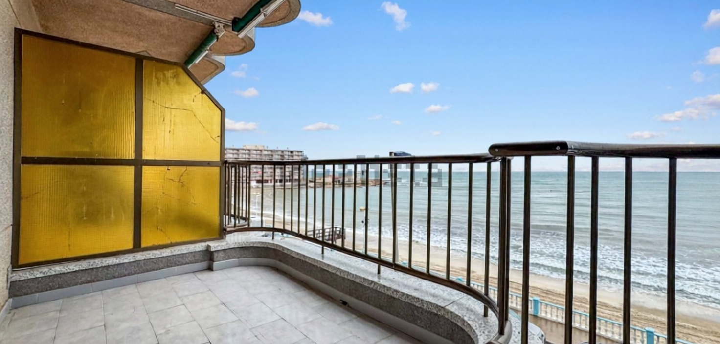 Piso en primera línea de playa en Torrevieja