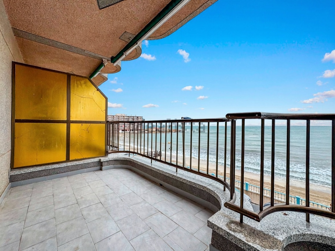 Piso en primera línea de playa en Torrevieja