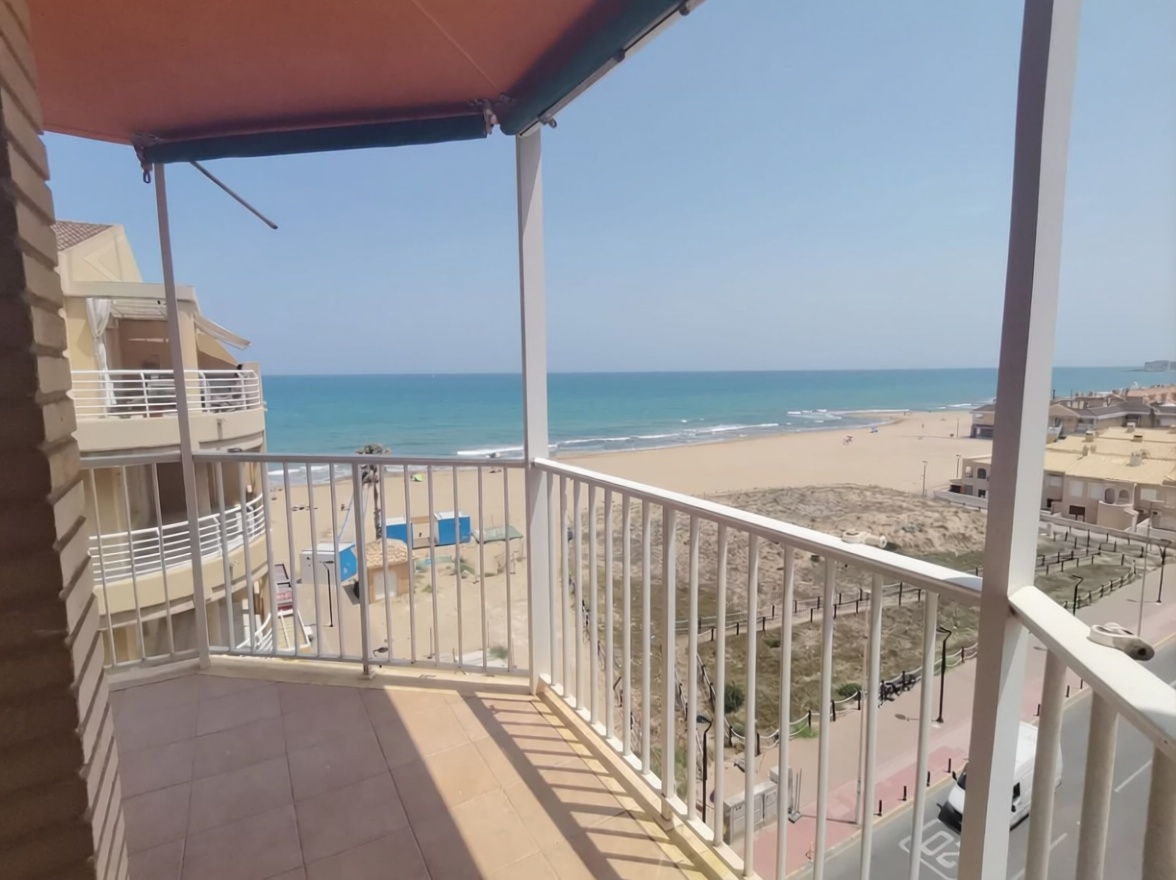 Ático en primera línea de mar en Torrevieja