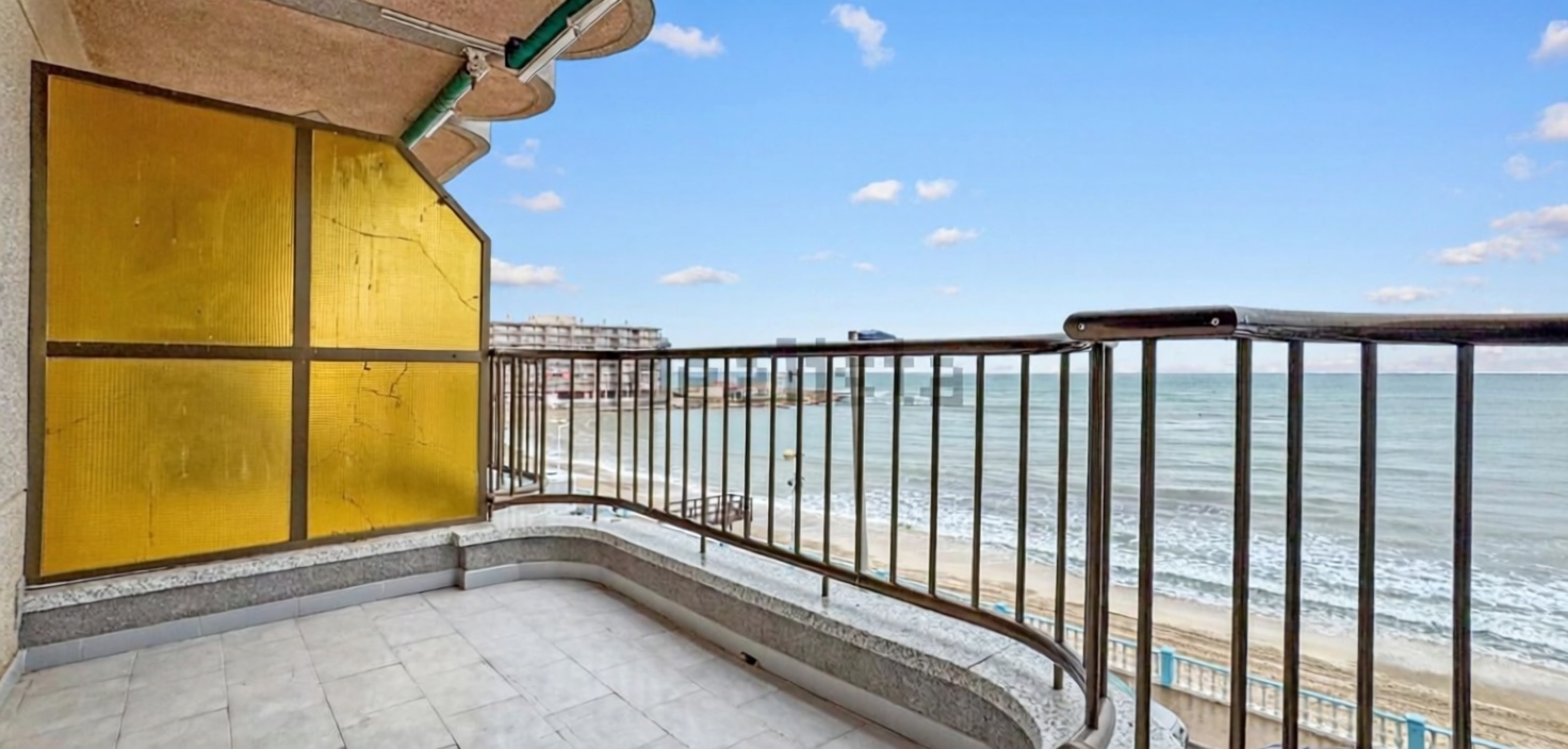 Piso en primera línea de playa en Torrevieja