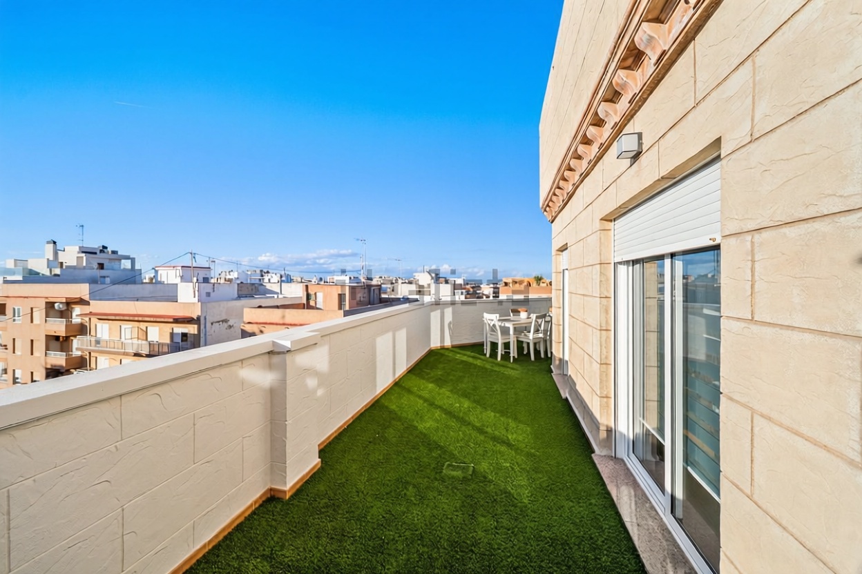 Apartamento em primeira linha de praia em Torrevieja — Terraço mar