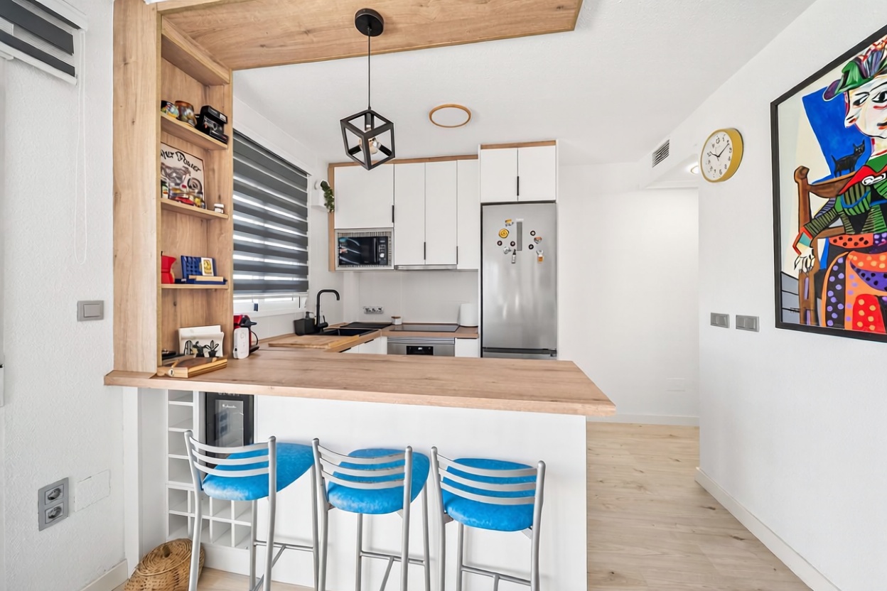 Apartamento em primeira linha de praia em Torrevieja — Cozinha