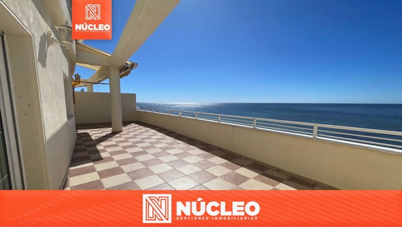 Ático em primeira linha de mar em Torrevieja