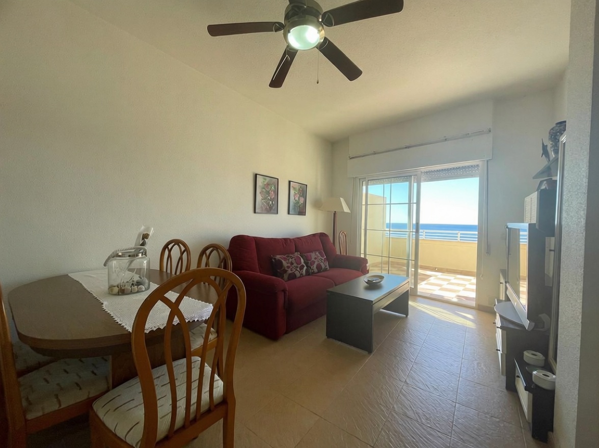 Seafront attic in Torrevieja — Living room