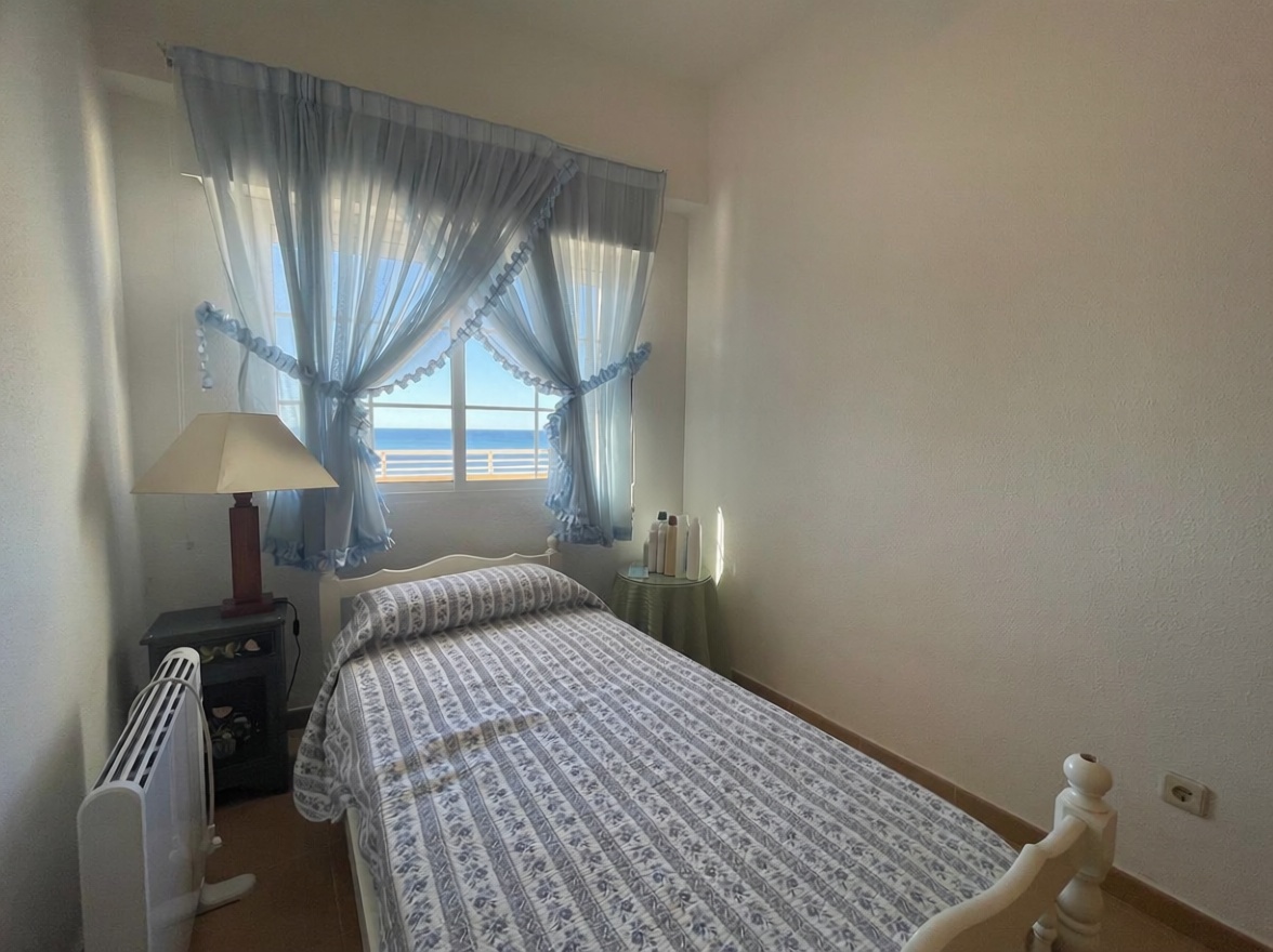 Seafront attic in Torrevieja — Bathroom