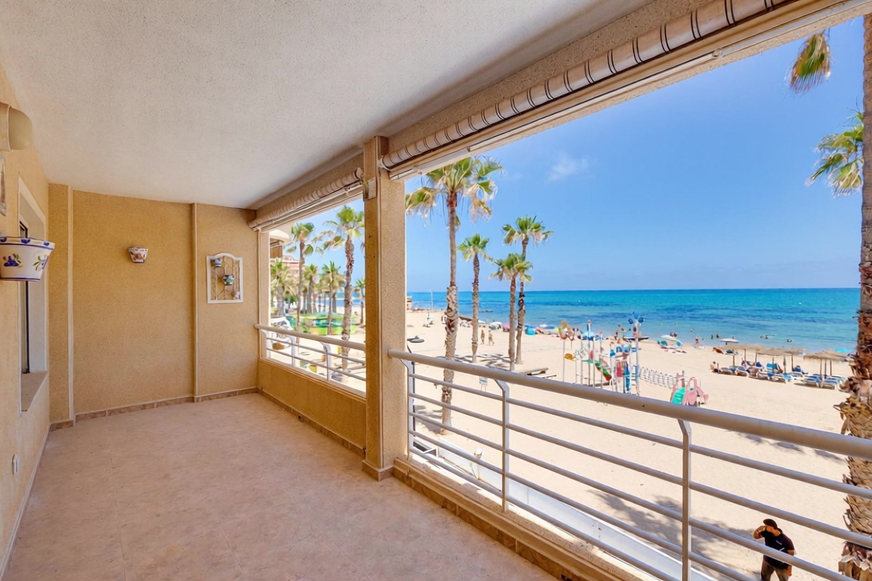 Beachfront flat in Torrevieja