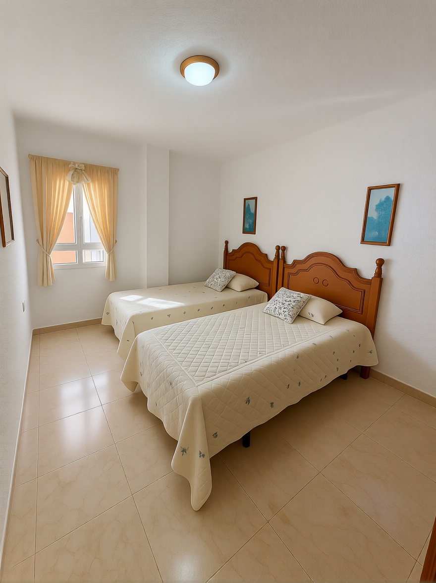 Beachfront flat in Torrevieja — Bedroom