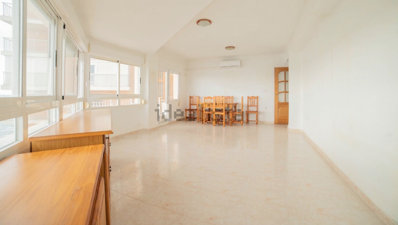Beachfront flat in Torrevieja — Bedroom