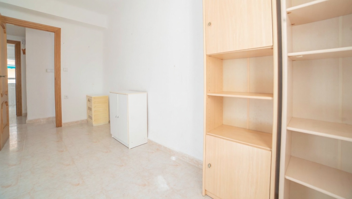 Beachfront flat in Torrevieja — Kitchen