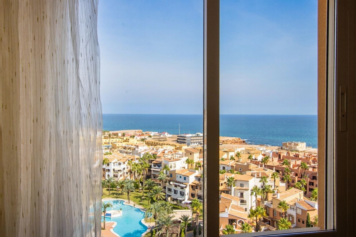 Квартира первая линия пляжа в Torrevieja — Морской вид