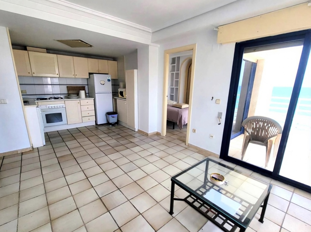 Seafront attic in Torrevieja — Kitchen