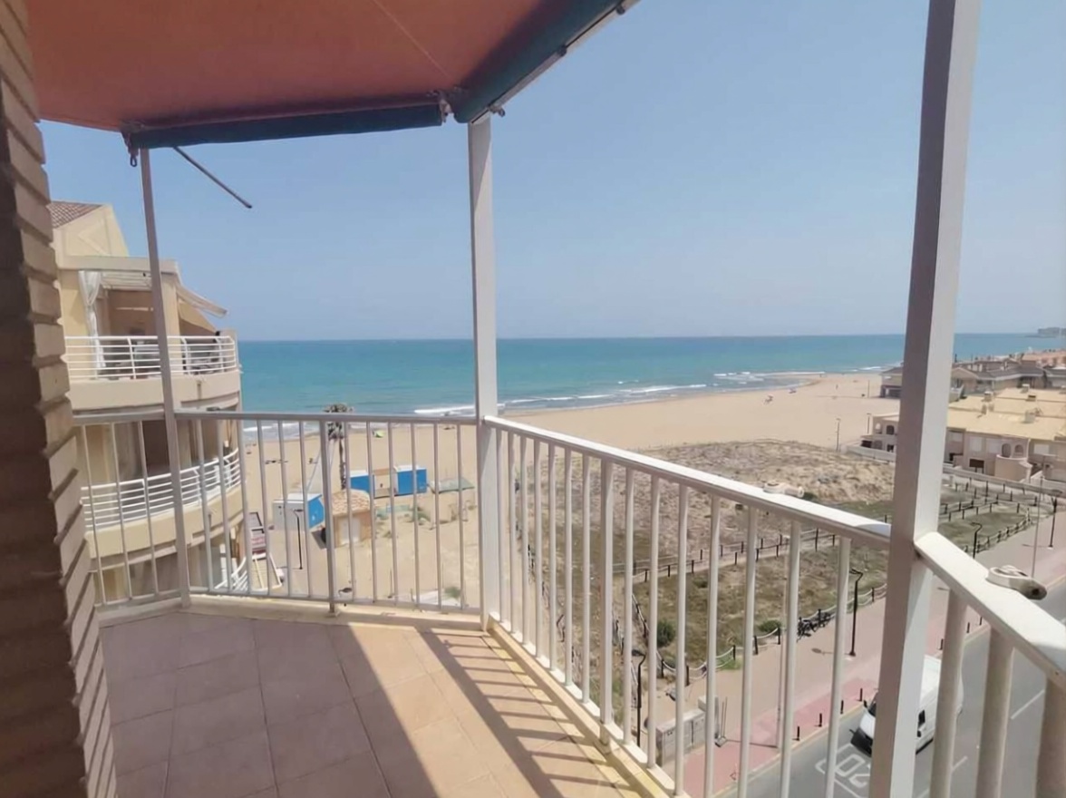 Ático en primera línea de mar en Torrevieja