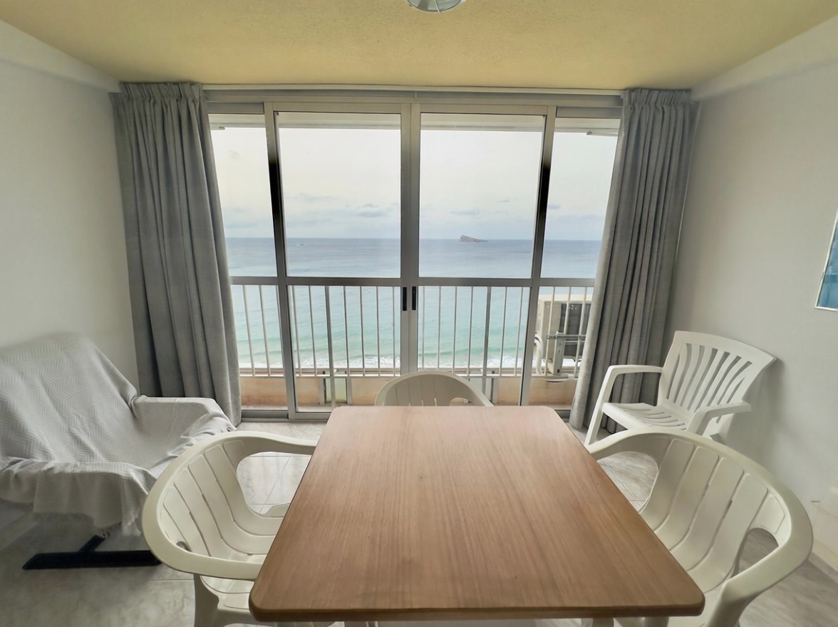 Piso en primera línea de playa en Benidorm — Terraza mar