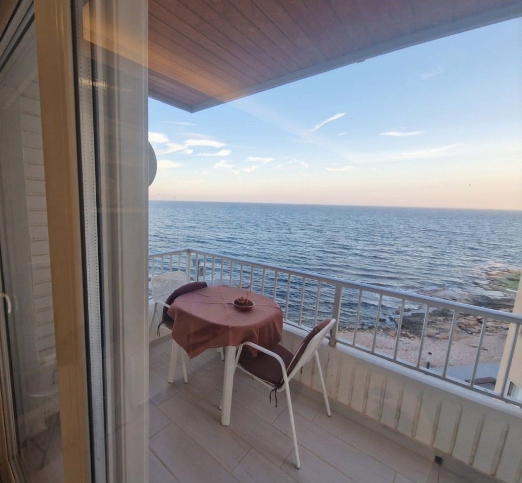Appartement en première ligne de plage à Torrevieja — Terrasse mer
