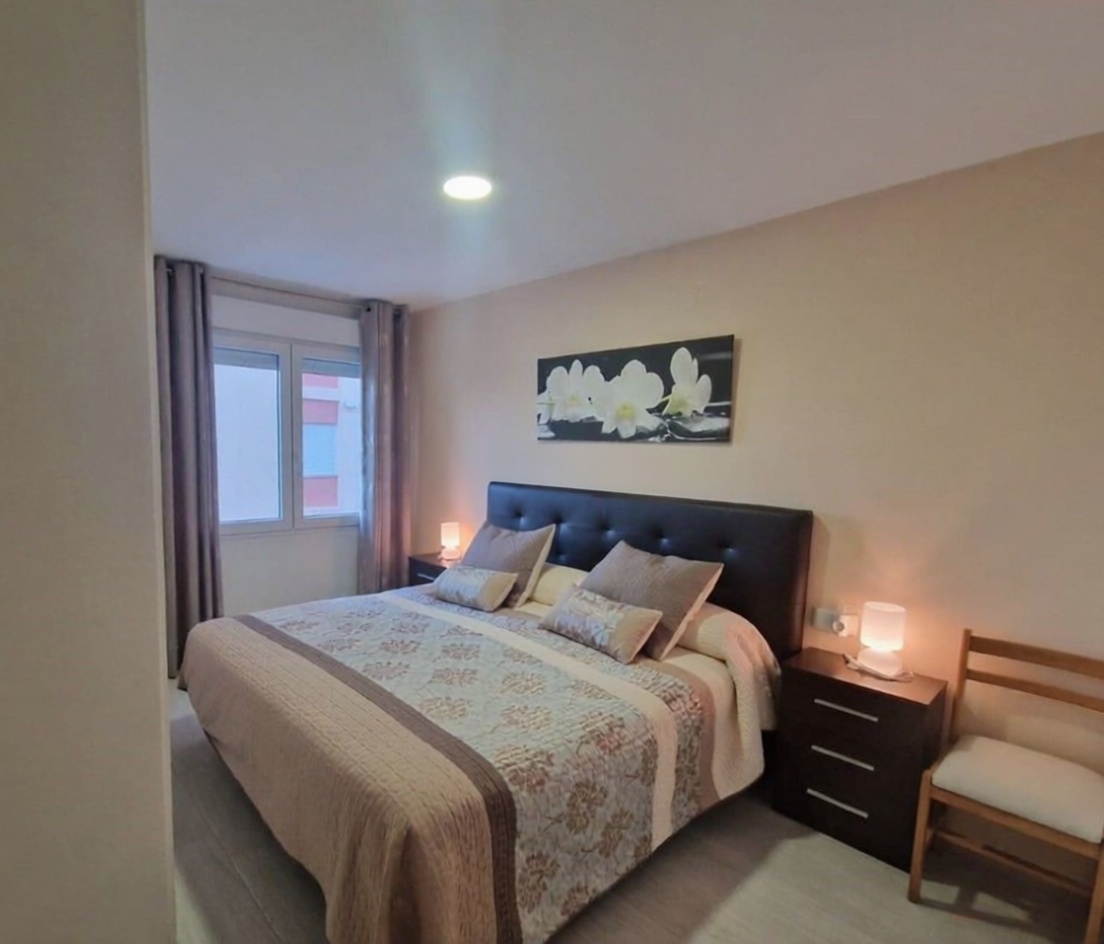 Appartement en première ligne de plage à Torrevieja — Chambre