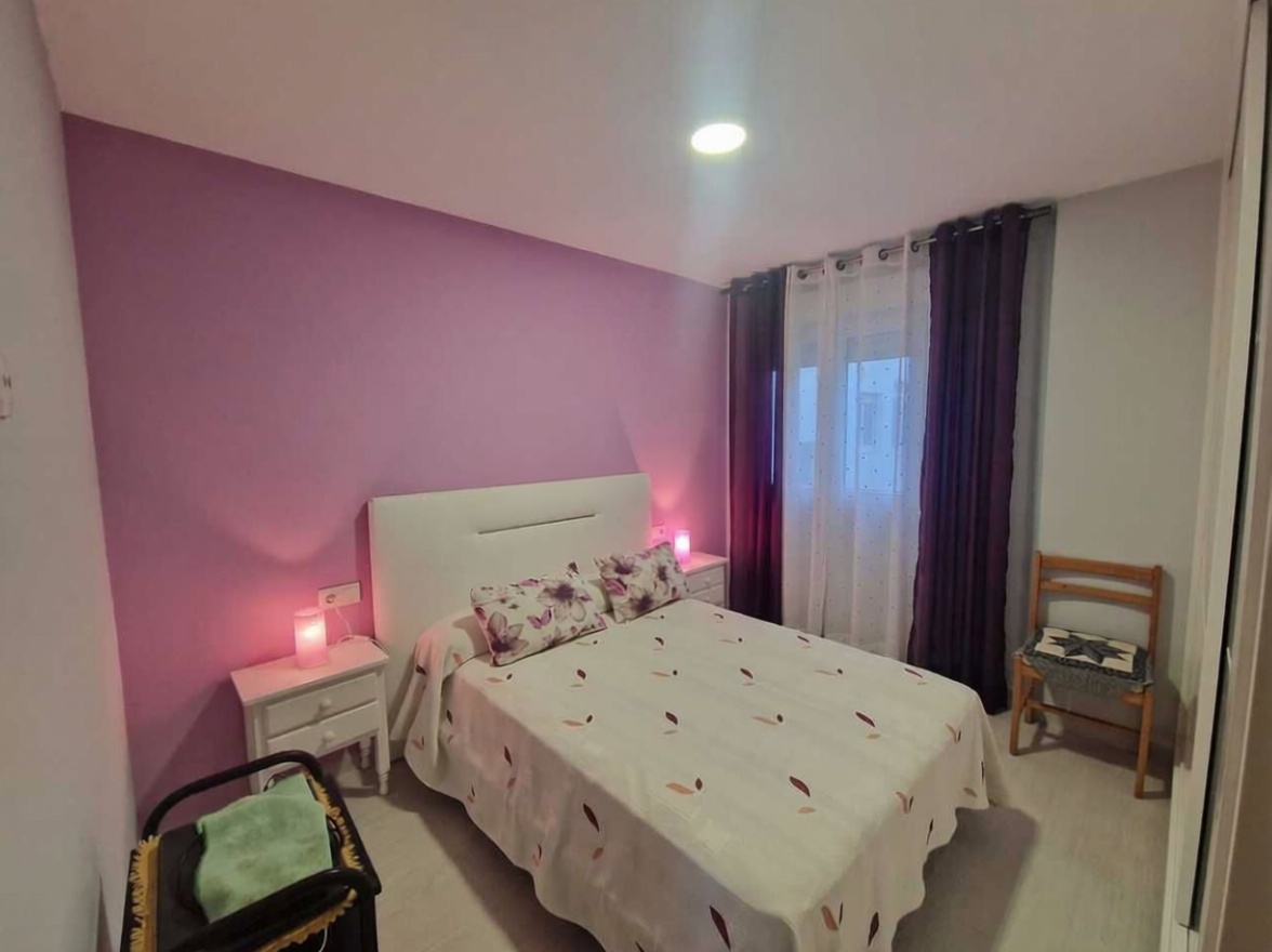 Appartement en première ligne de plage à Torrevieja — Chambre