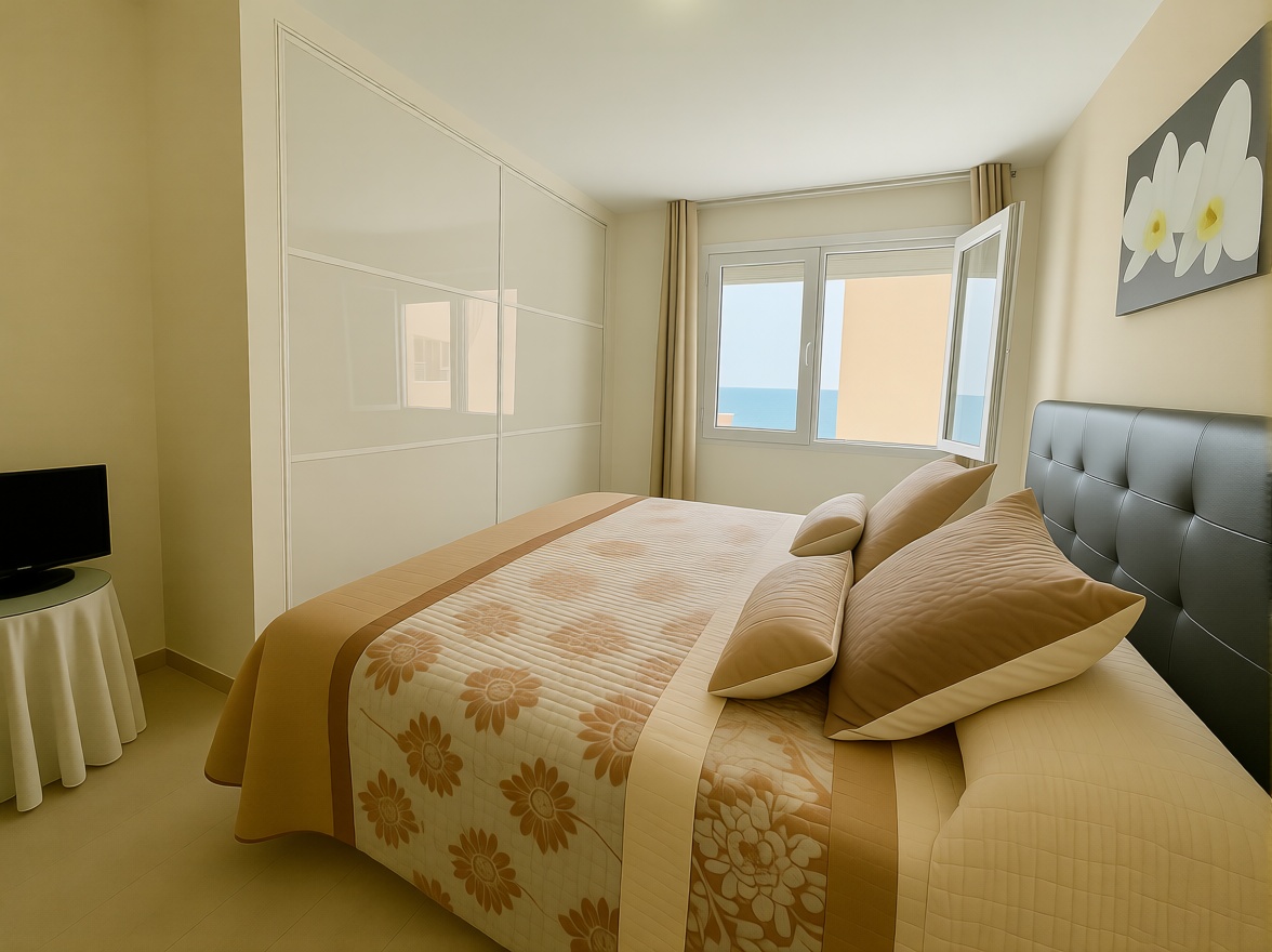 Beachfront flat in Torrevieja — Bedroom