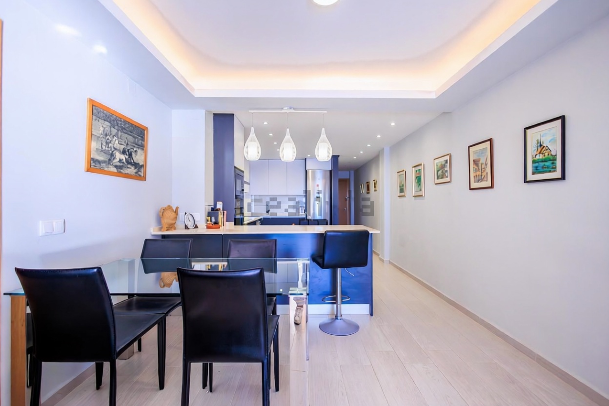 Apartamento em primeira linha de praia em Torrevieja — Cozinha