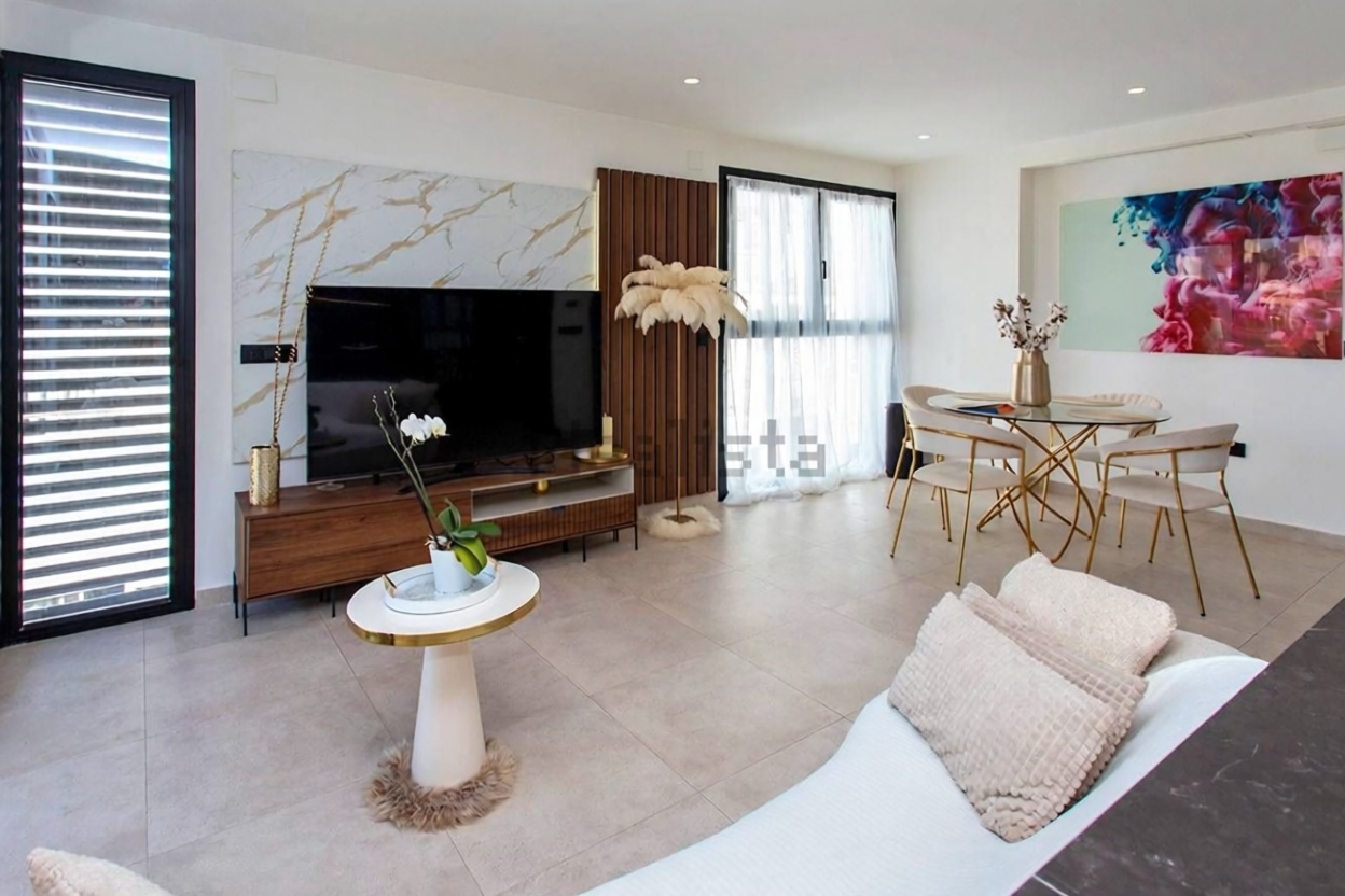 Apartamento em primeira linha de praia em Torrevieja — Sala