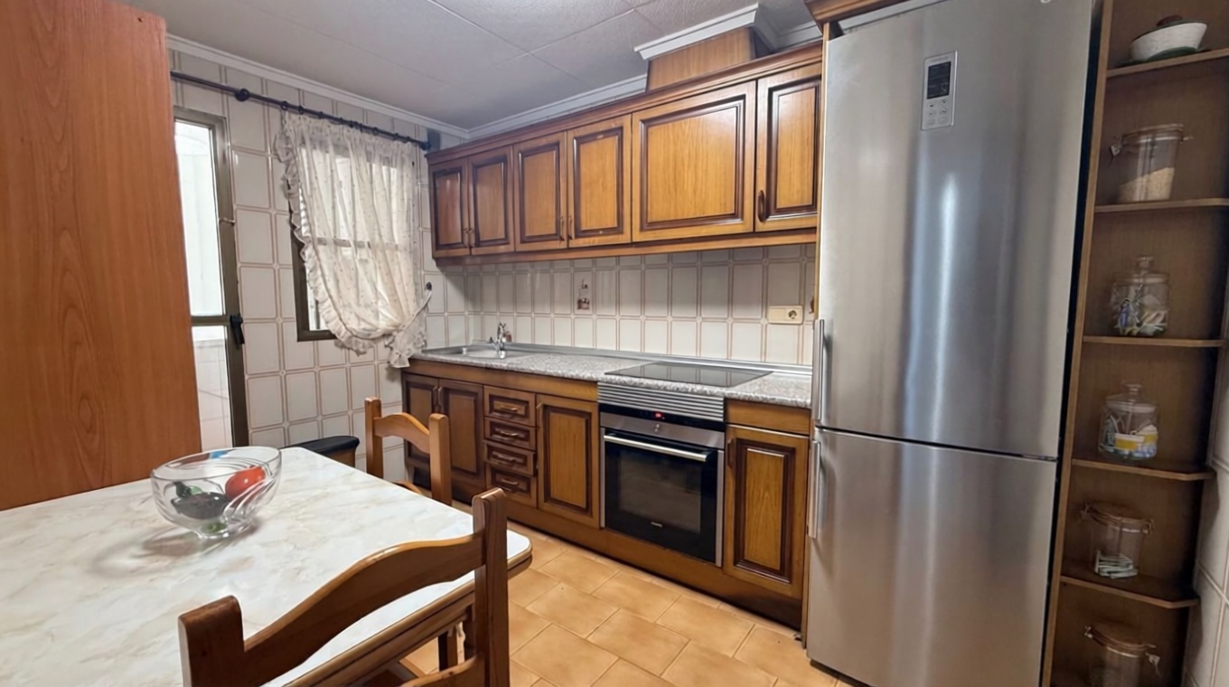 Beachfront flat in Torrevieja — Kitchen