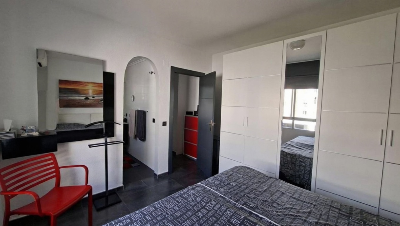 Beachfront flat in Torrevieja — Bedroom