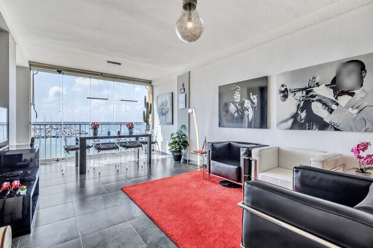 Appartement en première ligne de plage à Torrevieja — Séjour