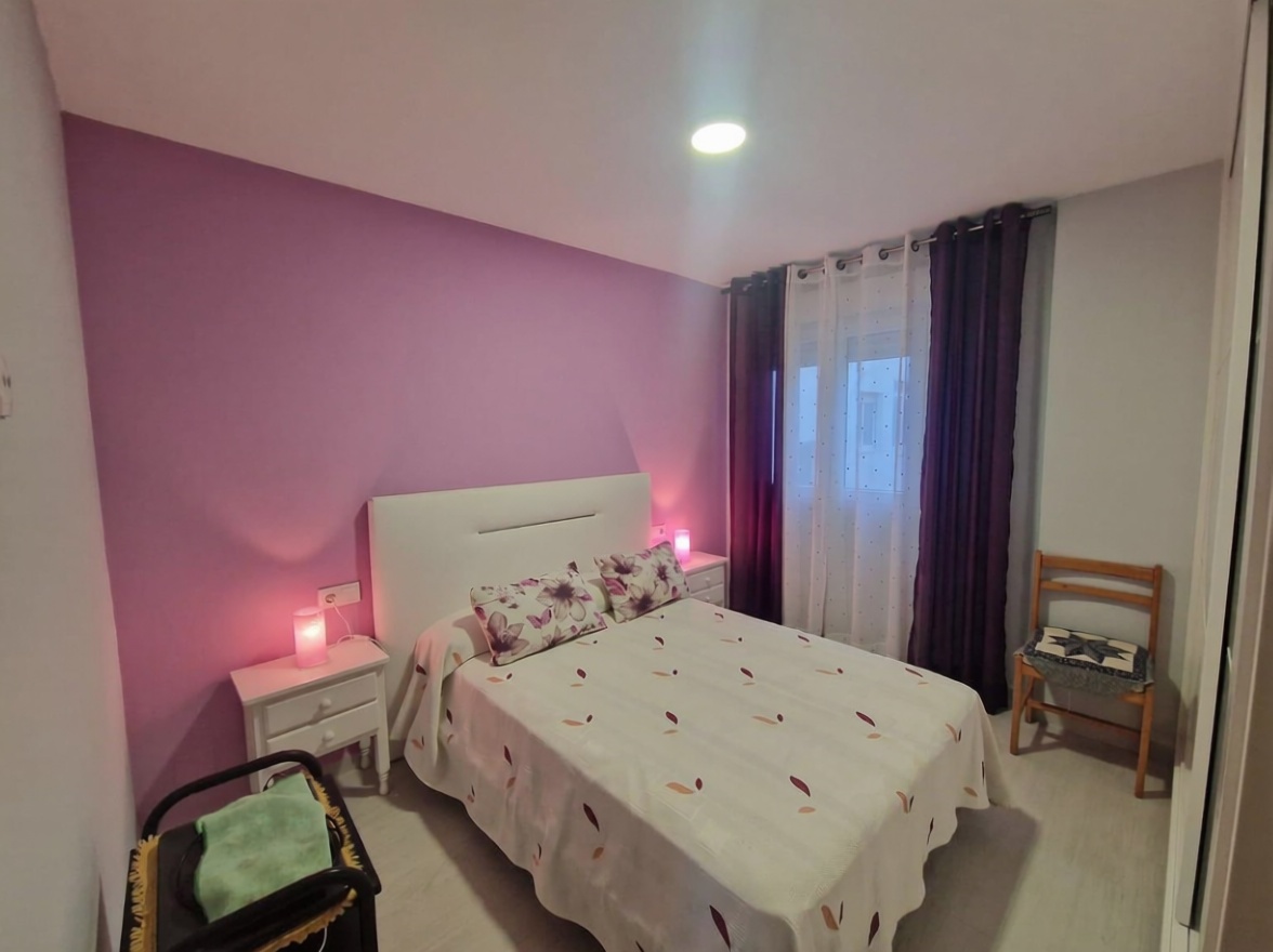 Beachfront flat in Torrevieja — Bedroom
