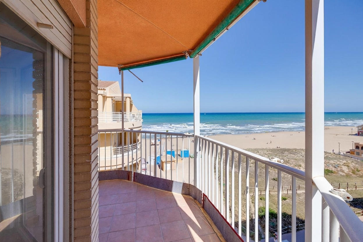 Apartamento em primeira linha de praia em Torrevieja