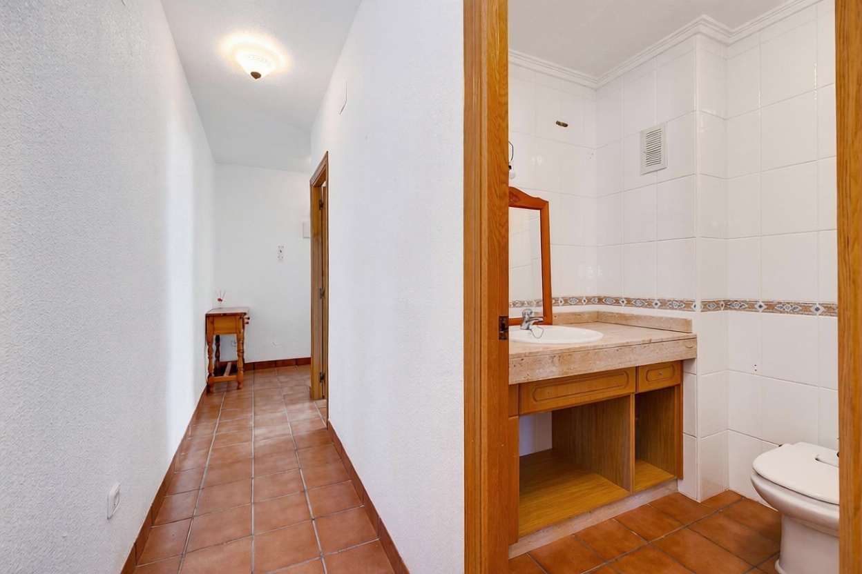 Apartamento em primeira linha de praia em Torrevieja — Casa banho