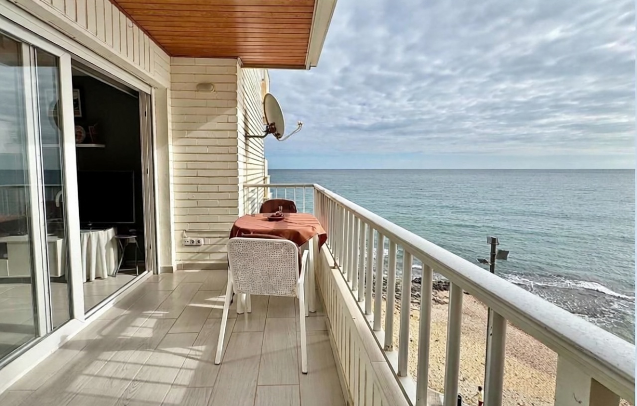 Apartamento em primeira linha de praia em Torrevieja — Terraço mar