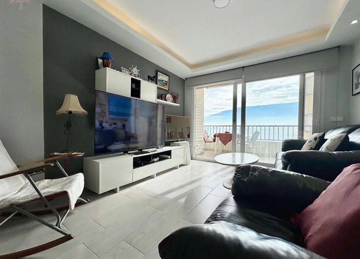 Apartamento em primeira linha de praia em Torrevieja — Quarto