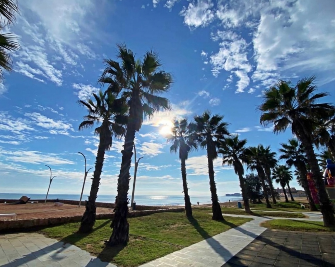 Apartamento em primeira linha de praia em Torrevieja — Vista mar