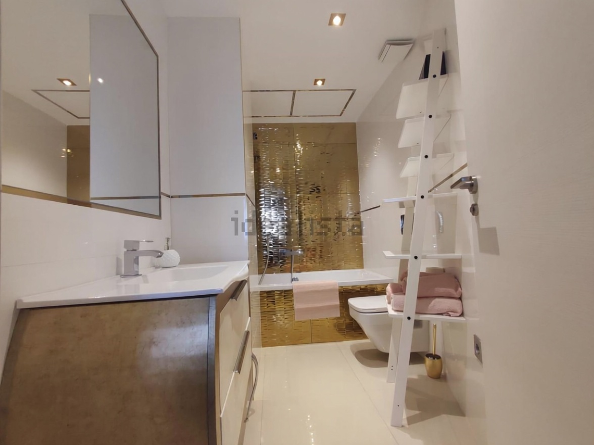 Apartamento em primeira linha de praia em Torrevieja — Casa banho
