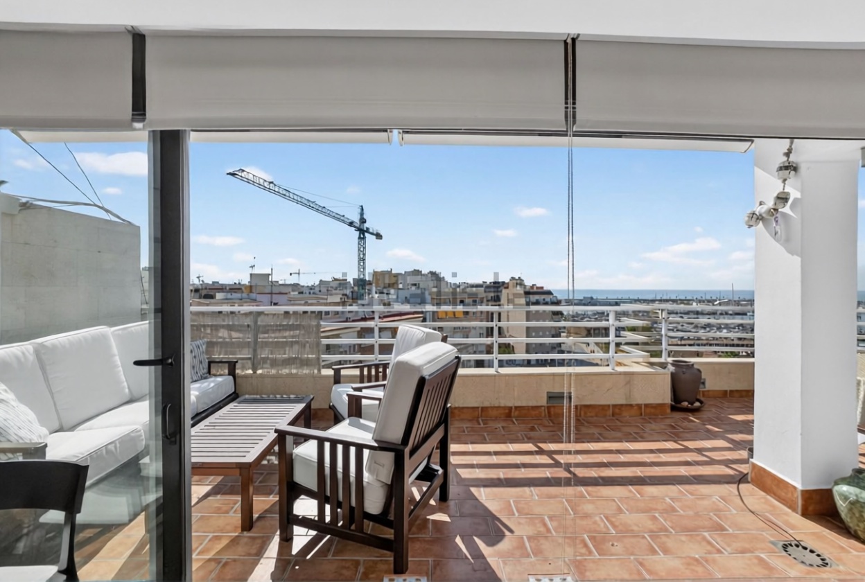 Apartamento em primeira linha de praia em Torrevieja — Terraço mar