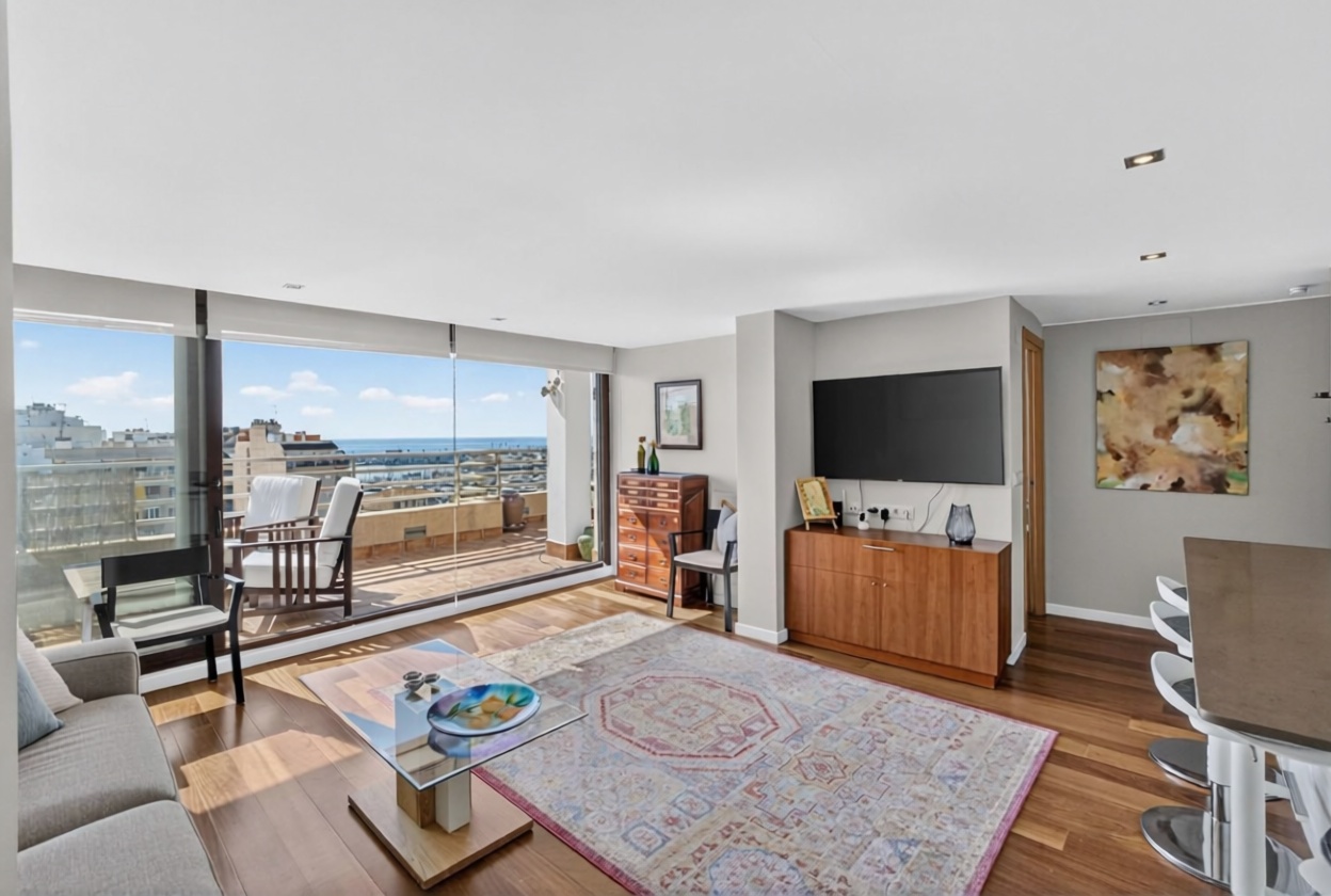 Apartamento em primeira linha de praia em Torrevieja — Sala