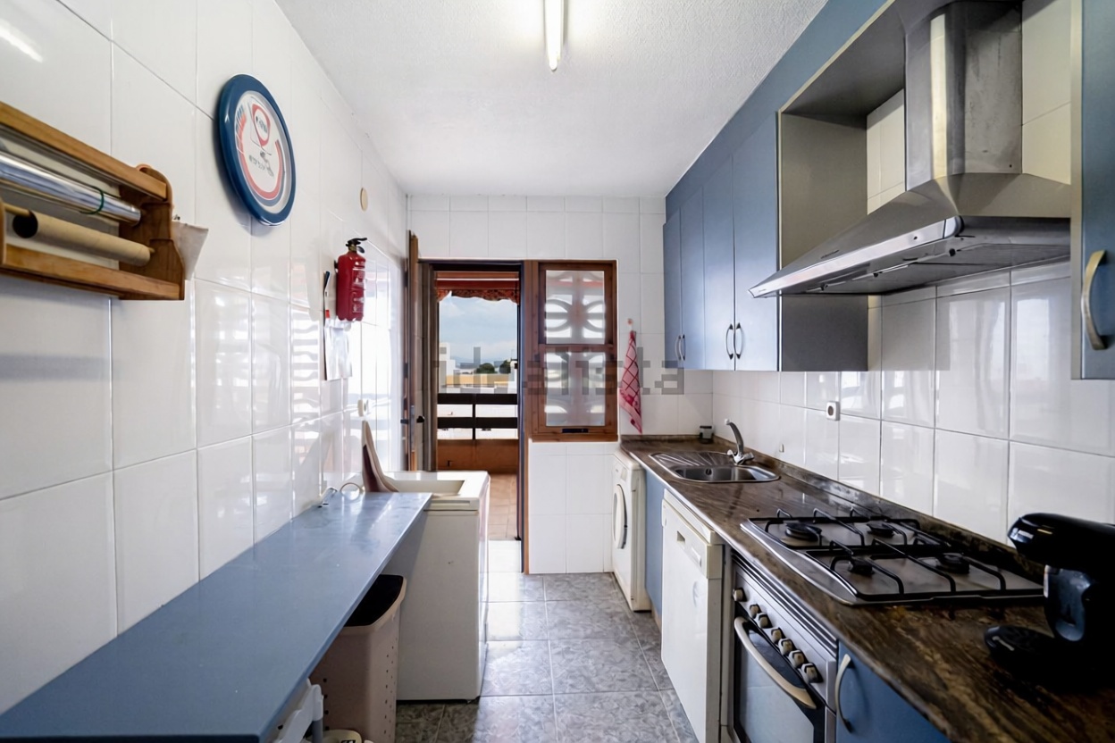 Seafront attic in Torrevieja — Kitchen