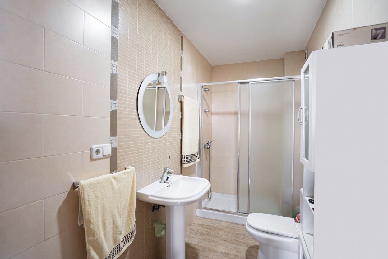 Seafront attic in Torrevieja — Bathroom