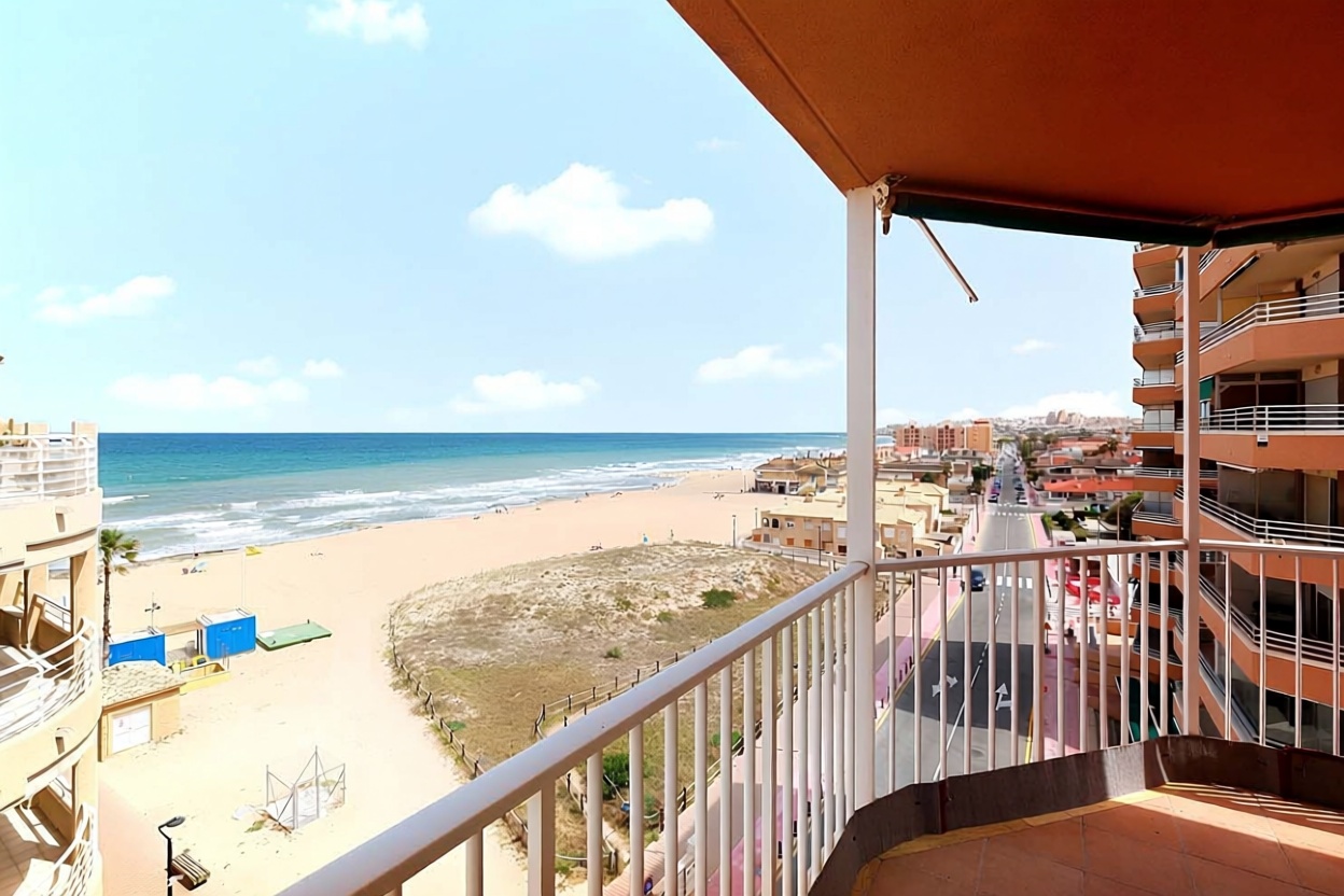 Ático em primeira linha de mar em Torrevieja