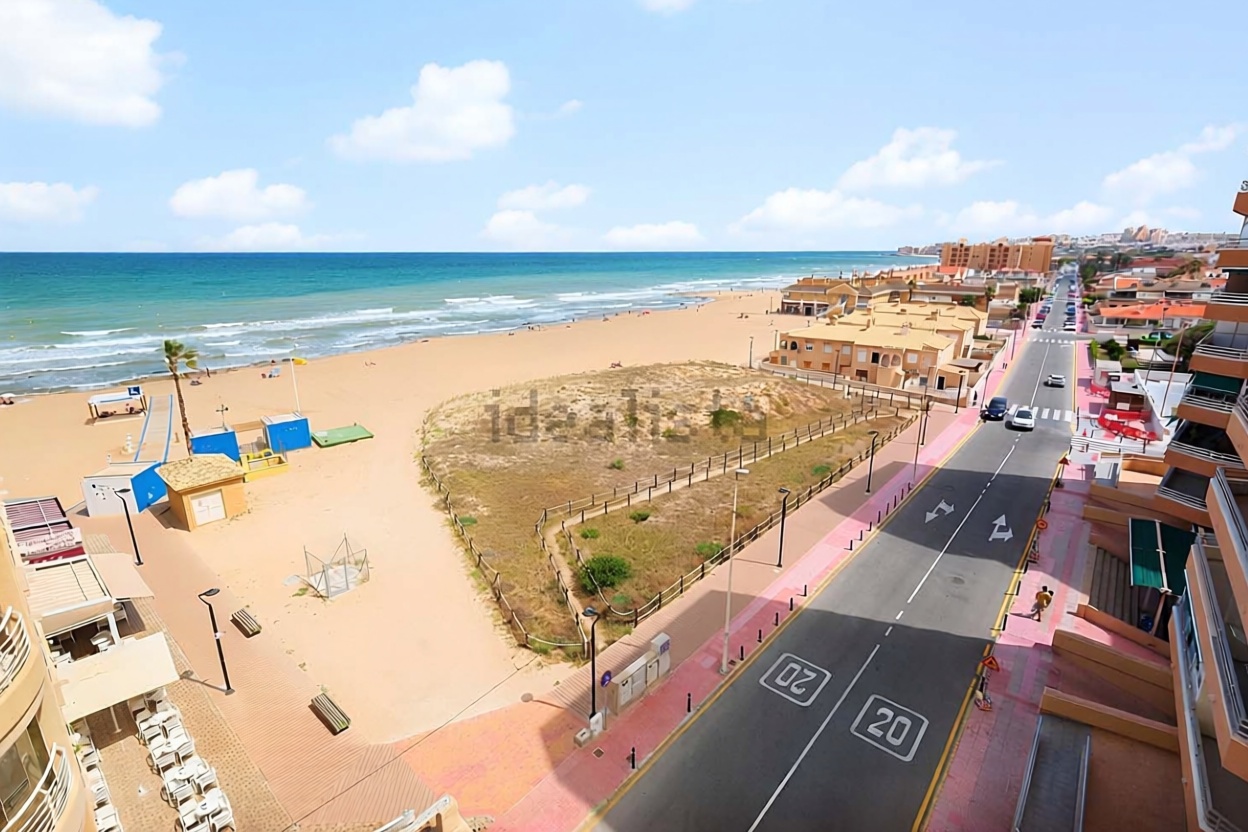 Ático en primera línea de mar en Torrevieja — Terraza mar