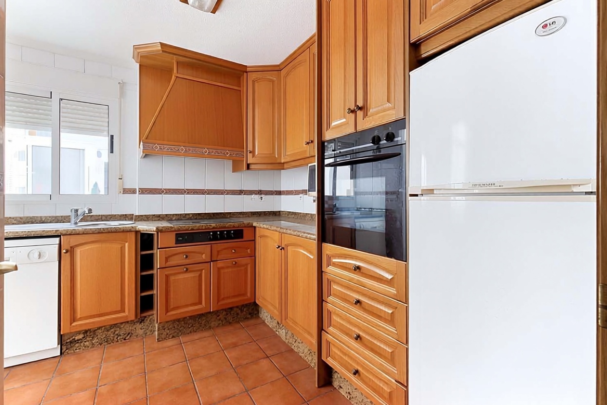 Ático en primera línea de mar en Torrevieja — Cocina