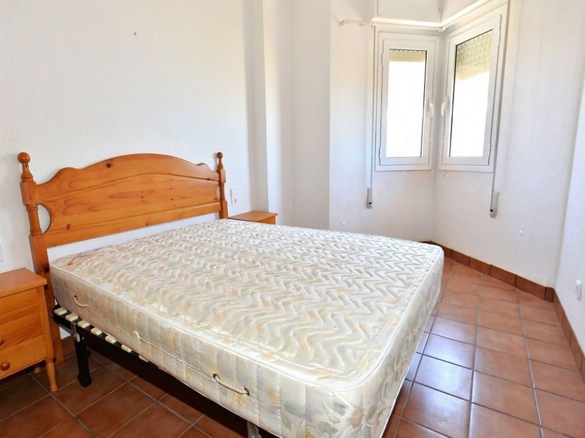 Beachfront flat in Torrevieja — Bedroom