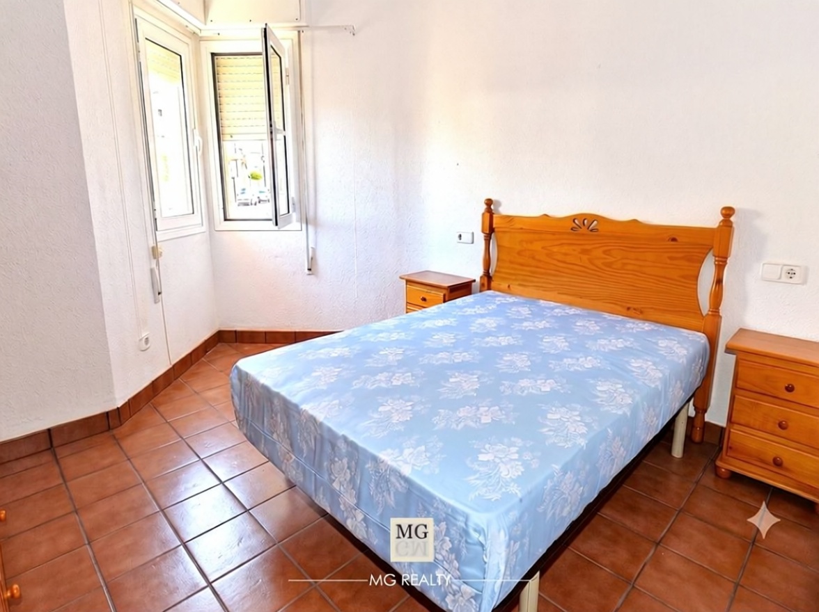 Beachfront flat in Torrevieja — Bedroom