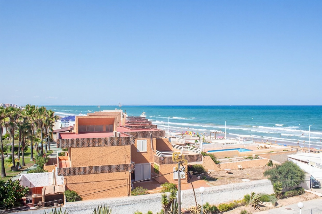 Apartamento em primeira linha de praia em Torrevieja — Vista mar
