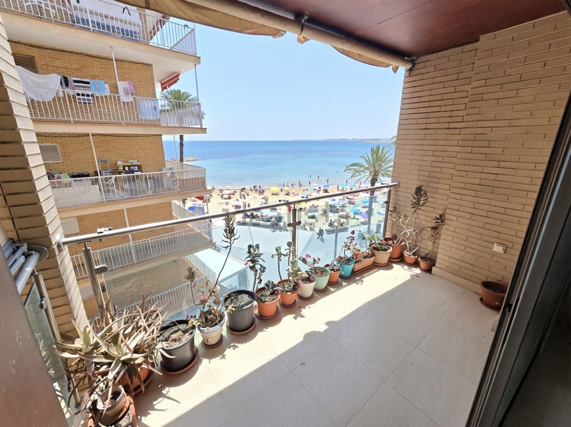 Apartamento em primeira linha de praia em Torrevieja
