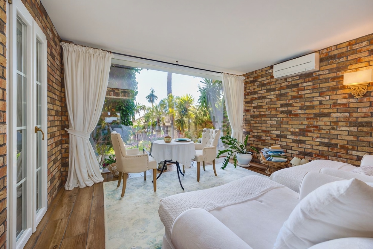Шале с прямой выход на пляж в Orihuela Costa — Гостиная