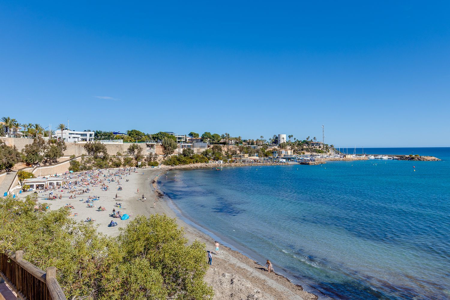 Chalet with direct beach access in Orihuela