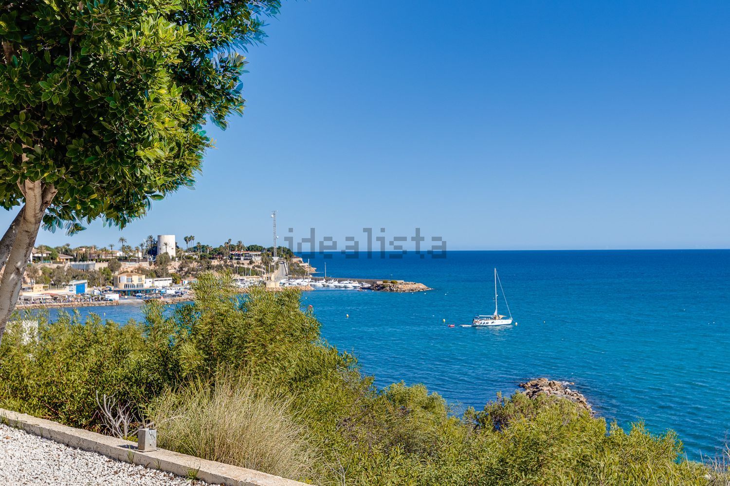 Chalet with direct beach access in Orihuela