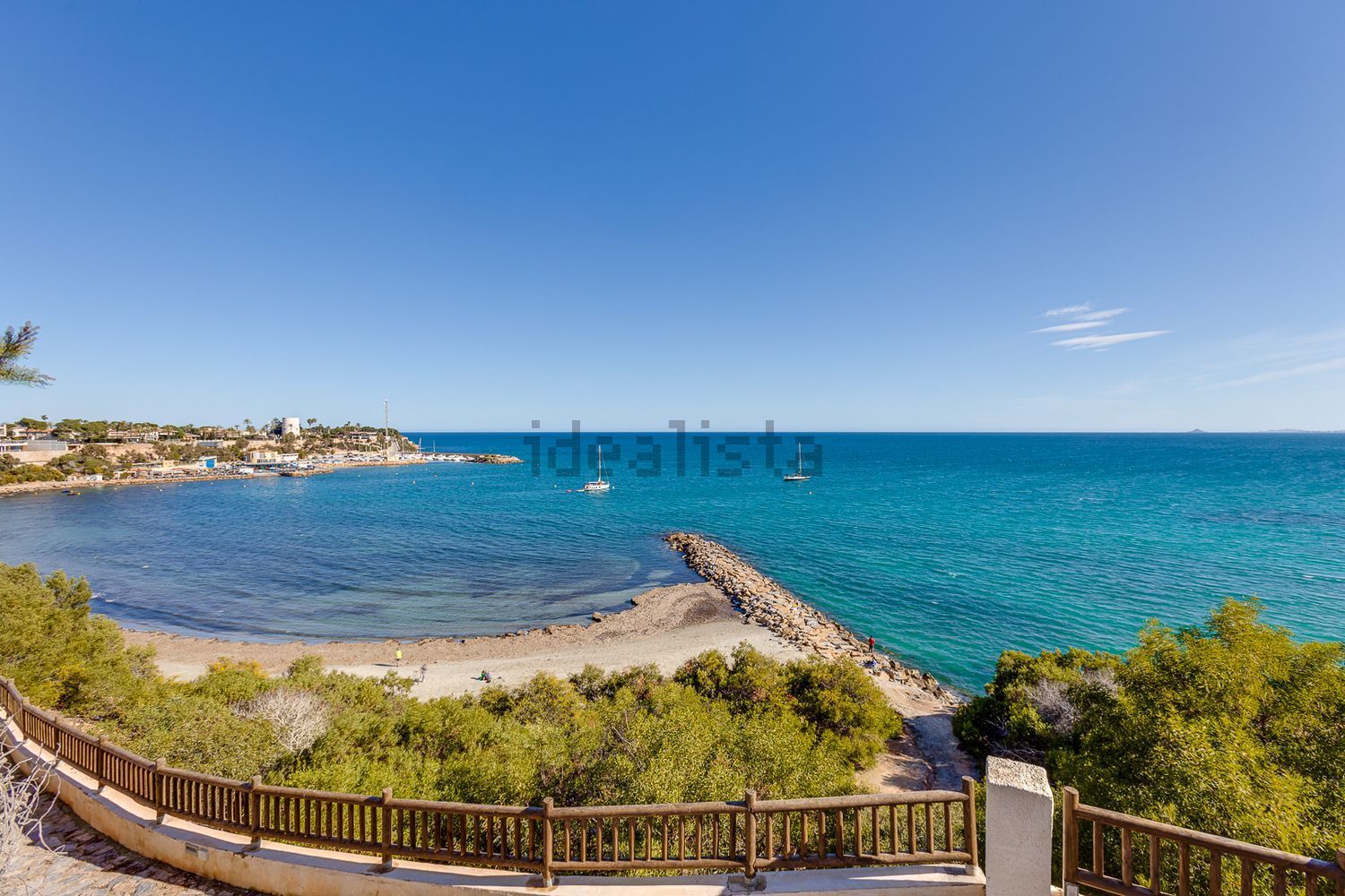 Chalet with direct beach access in Orihuela